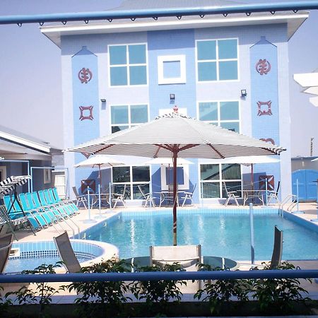 De Holiday Beach Hotel Kokrobite Exterior photo